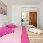 Appartement Dujic With Hot Tub Kaštela