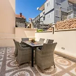 Appartement Dujic With Hot Tub Kaštela