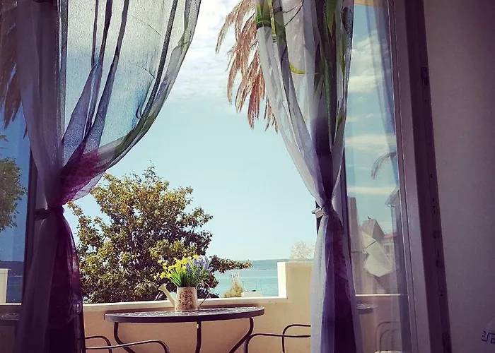 Dujic With Hot Tub Kaštela