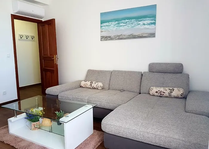 Appartement Dujic With Hot Tub Kaštela