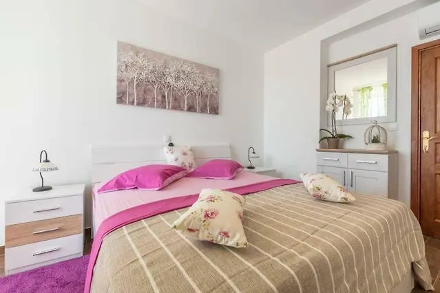 Appartement Dujic With Hot Tub *