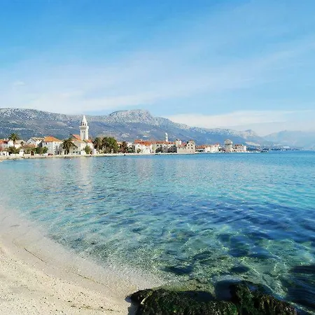 Apartment Dujic With Hot Tub Kastela