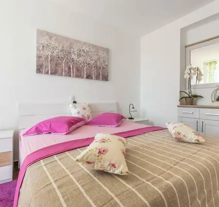 Apartment Dujic With Hot Tub *