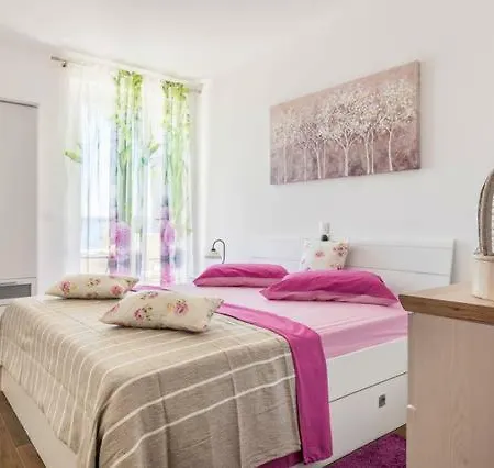 Dujić Apartament Kaštela